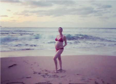 Baby News: de la barrigola de Anne Hathaway a la manita de Saint West