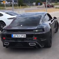 El nuevo Porsche Taycan está por fin en movimiento (aunque no como nos gustaría)