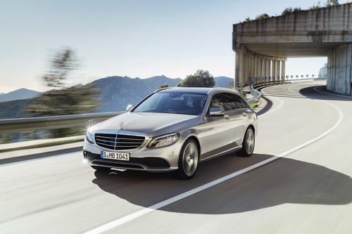 El Mercedes-Benz Clase C 2018 apenas cambia, pero trae más tecnología y cuadro de instrumentos digital