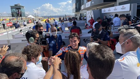 Marc Márquez volvió al podio en MotorLand pero no pudo con Pecco Bagnaia: "Prefería intentarlo aunque me cayese"