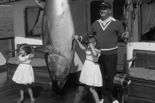 Este fantástico documental muestra los años del Franquismo como nunca antes se habían visto. La cara B de un relato que reconstruye nuestra memoria 