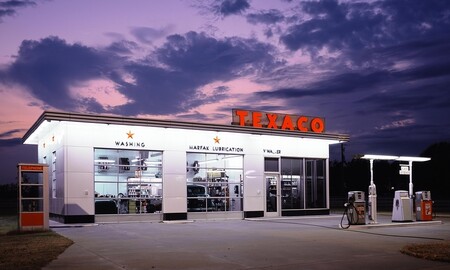 Los precios del petróleo vuelven a niveles de mayo a medida que el virus se expande y bajan las expectativas de demanda
