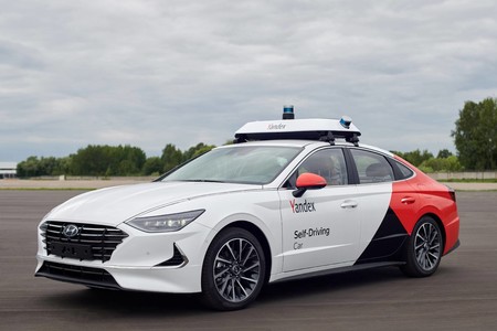 Así es el Hyundai Sonata de Yandex, un coche autónomo que hará de taxi sin conductor en Rusia