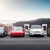 Cambio la batería defectuosa de tu auto, pero te doy una menos potente: la última jugada de Tesla y sus garantías 