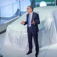 “Europa está matando su propia industria del automóvil”: el CEO de Renault pide una pausa regulatoria y coches eléctricos más baratos para competir con China