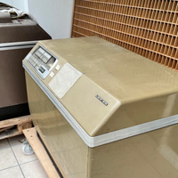 Internauta encontra computadores antigos no porão da casa dos avós, que datam da década de 1950 e parecem máquinas de lavar 