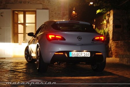 Opel Astra GTC