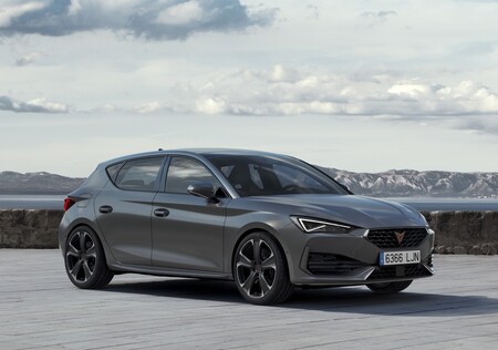 El CUPRA León ya está a la venta con motor gasolina de hasta 310 CV: así quedan los precios de su gama