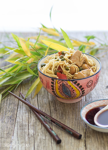 Noodles salteados al estilo asiático. Receta