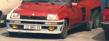 Hace más de 40 años a alguien se le ocurrió algo muy loco: convertir un Renault 5 Turbo en un coche de seis ruedas y meterle un segundo motor Alpine. Funcionó. 