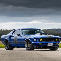 Ringbrothers incendia el SEMA con el Ford Mustang Mach 1 "UNKL"