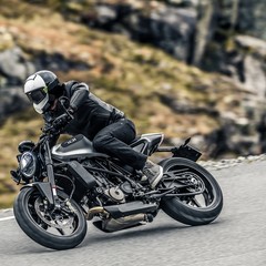 Sacoche de reservoir HUSQVARNA pour 701 VITPILEN 2018-2020 / 701 SVARTPILEN 2019-2020 Esprit-Husqvarna la référence HUSQVARNA MOTO