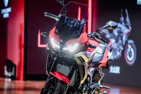 Cyclone RX6: una nueva trail china con motor Norton bicilíndrico de 70 CV que vale para el carnet A2