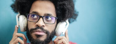 Usar auriculares para ver la tele es la mejor forma de no molestar a los demás, pero la latencia llega en el pack. Así puedes reducirla