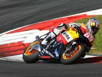 Nicky Hayden apuntilla el dominio de Honda en Sepang