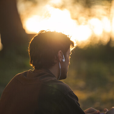 Hoy en Netflix, la miniserie número uno está basada en un libro de Alice Kellen que demuestra que las novelas son una mina de oro para la tele