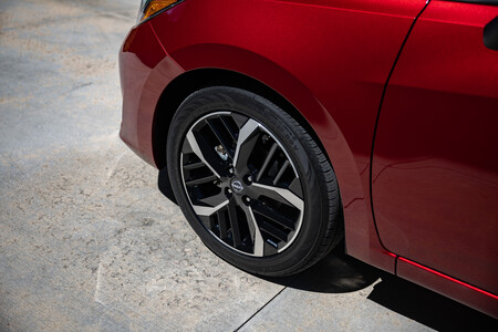 ¿vale la pena comprar un nissan versa?
