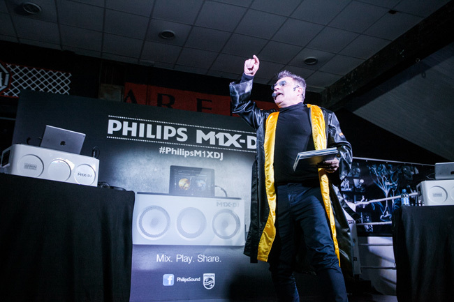 Philips M1X-DJ por Armin van Buuren