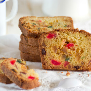 Plum cake de frutas confitadas, receta clásica británica