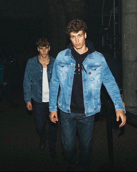 G-Star RAW presenta una pasarela con 25 influencers desfilando su nueva colección desde los pasillos de sus casas