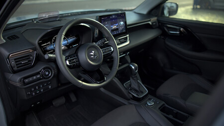 Suzuki Across interior