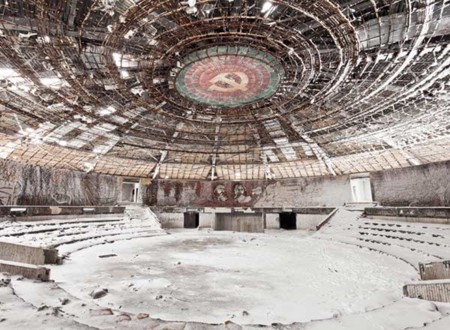 La fotógrafa Kristina Kostadinova nos muestra las ruinas arquitectónicas de la Bulgaria Comunista