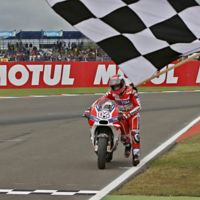 El desastre de Ducati enciende los ánimos en el box italiano 