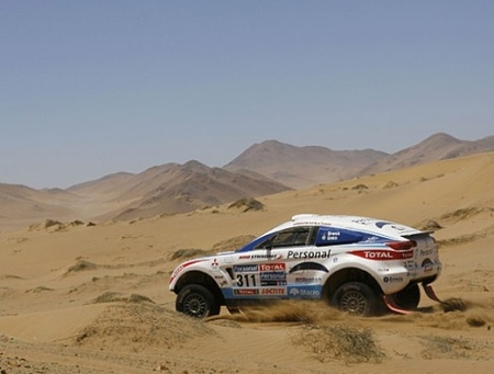 dakar2010_primer-podio-para-un-mitsubishi-en-la-undecima-etapa-del-dakar-con-orlando-terranova.jpg