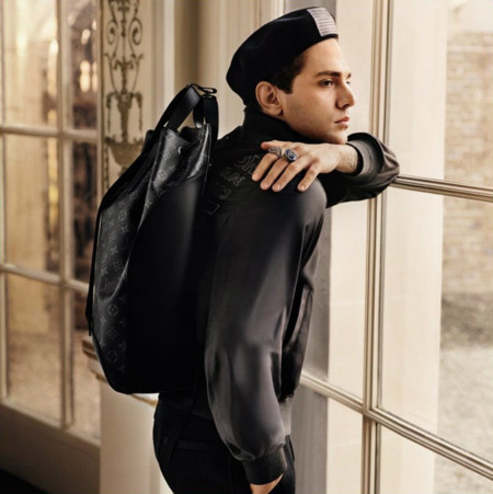 Elegante, sofisticado y moderno: así protagoniza Xavier Dolan la campaña otoño-invierno 2016/2017 de Louis Vuitton