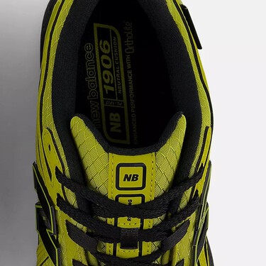 Las zapatillas color matcha de New Balance casi a mitad de precio: el toque futurista perfecto para nuestros looks de calle 