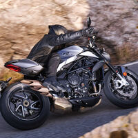 Las leyes chinas son muy bestias: o MV Agusta vende sus motos a un tercio de lo que valen o tienen que destruirlas