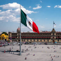 CDMX analiza convertir al Zócalo en una zona 100% libre de autos