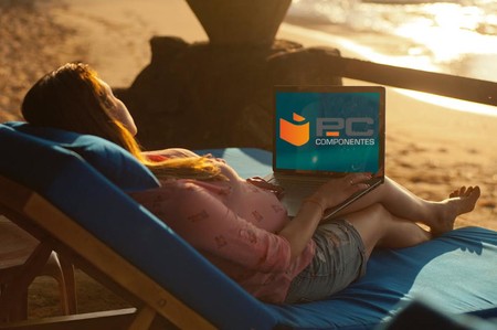 11 portátiles rebajados en PcComponentes para llevar nuestro ocio o trabajo a todas partes este verano