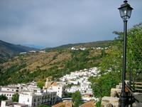 Pampaneira, el pueblo de la Alpujarra granadina que te invita a quedarte en él (literalmente) 