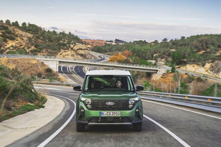 Tourneo Courier Bursting Green 005