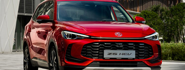 El MG ZS 2025 da borrón y cuenta nueva, y pone una opción híbrida donde casi ningún otro SUV pequeño se ha atrevido