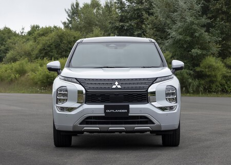 Mitsubishi Outlander 2023 3