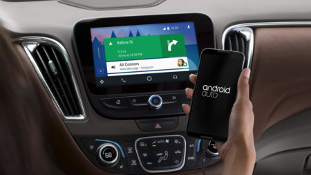 Google quiere que ahora todos podamos tener Android Auto en el coche