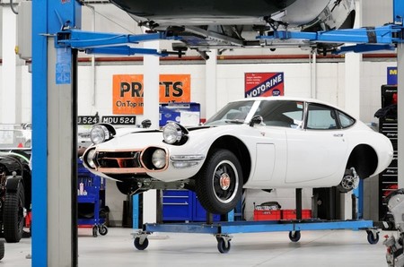 Restaurando un Toyota 2000GT muy especial