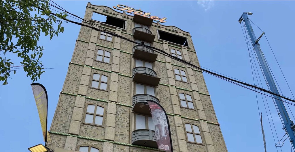 La conexión entre Twilight Zone y la feria de tu pueblo. Así es la atracción itinerante que lleva años imitando a Disney World