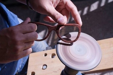 Gafas de sol con estilo y vida propia. Gafas artesanales de madera
