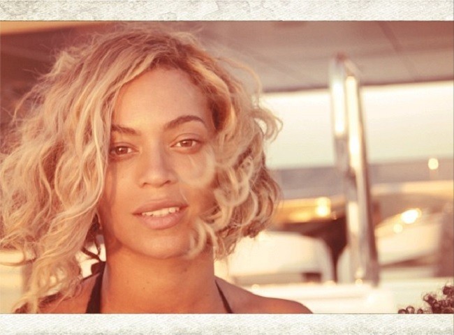 Y seguimos dando envidia con lo bien que se lo pasa Beyoncé en su yate