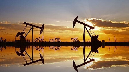 ¿Por qué el petróleo ha bajado hasta los 80 dólares el barril?