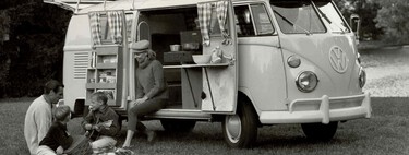A camper não foi inventada pela Volkswagen: nasceu de um cliente que só queria uma cama e uma escrivaninha na van 
