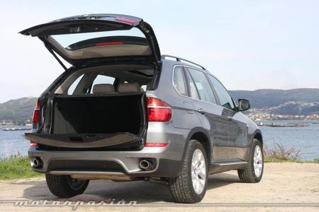 BMW X5 4.0d xDrive maletero