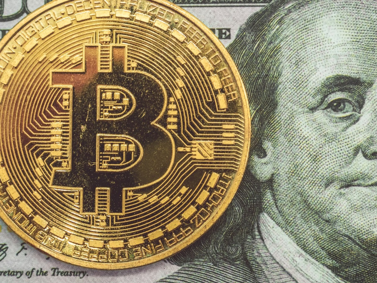 El Bitcoin supera los 61.500 dólares ante una posible aprobación inminente  de fondos cotizados con la criptomoneda