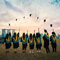 El Corte Inglés acaba de liquidar el portátil perfecto para la “Vuelta al Cole”: con buena autonomía, Windows y un buen descuento