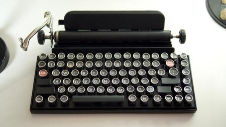 Qwerkywriter, un teclado mecánico con aspecto de máquina de escribir