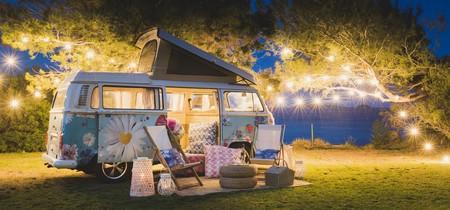 Disfruta de Ibiza desde una clásica furgoneta Volkswagen vintage convertida en suite