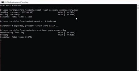 怖がらないでください。何もしたりコマンドを入力したりする必要はありません。モバイルを Fastboot モードで接続した状態で、「boot.bat」ファイルを 2 回クリックするだけです。